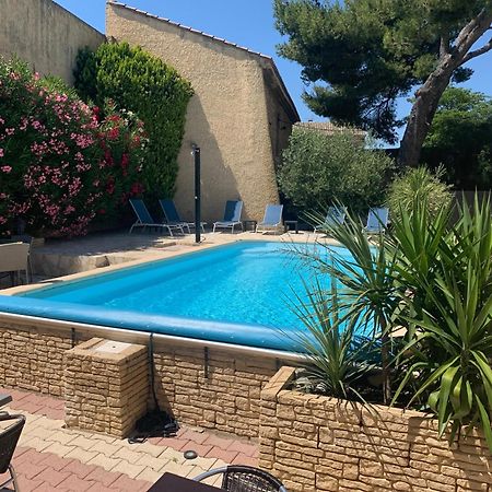 فندق لا باتسايد Entraigues-sur-la-Sorgue المظهر الخارجي الصورة