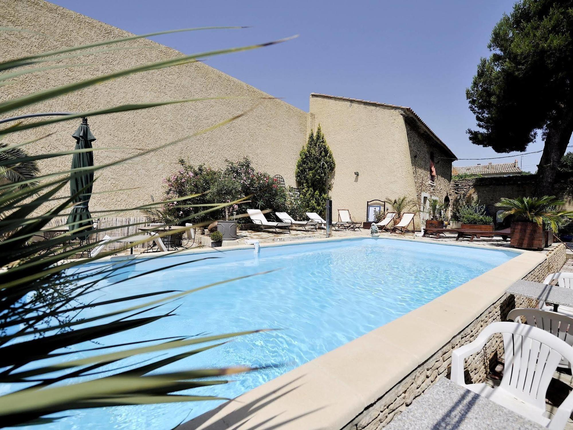 فندق لا باتسايد Entraigues-sur-la-Sorgue المظهر الخارجي الصورة
